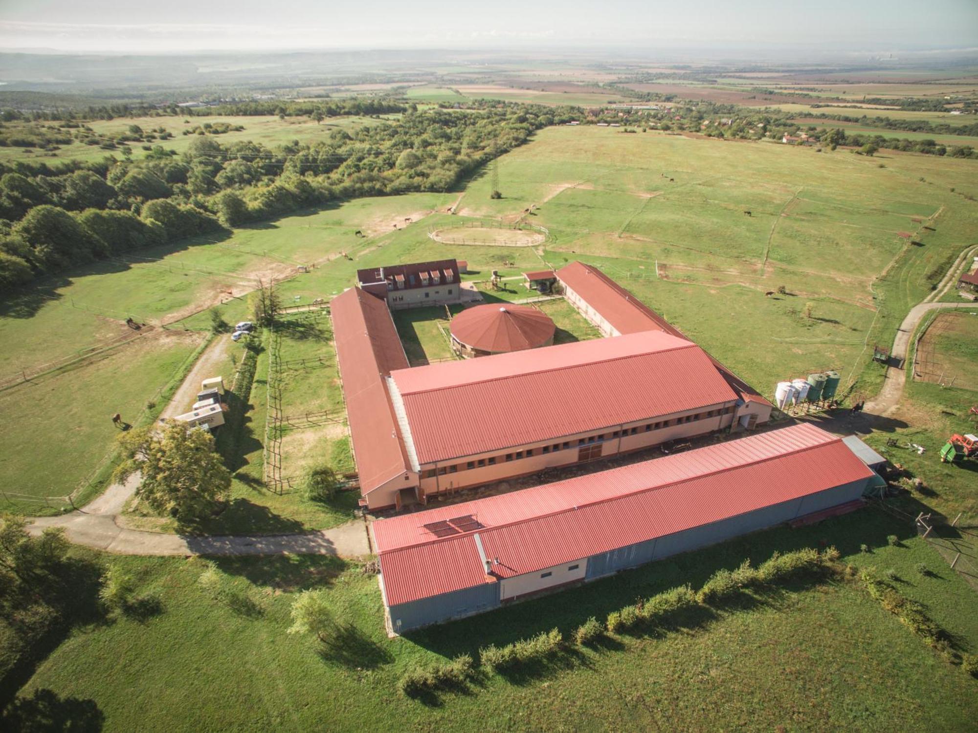 Totvar Lovas Szallashely Kovagotottos Exterior photo