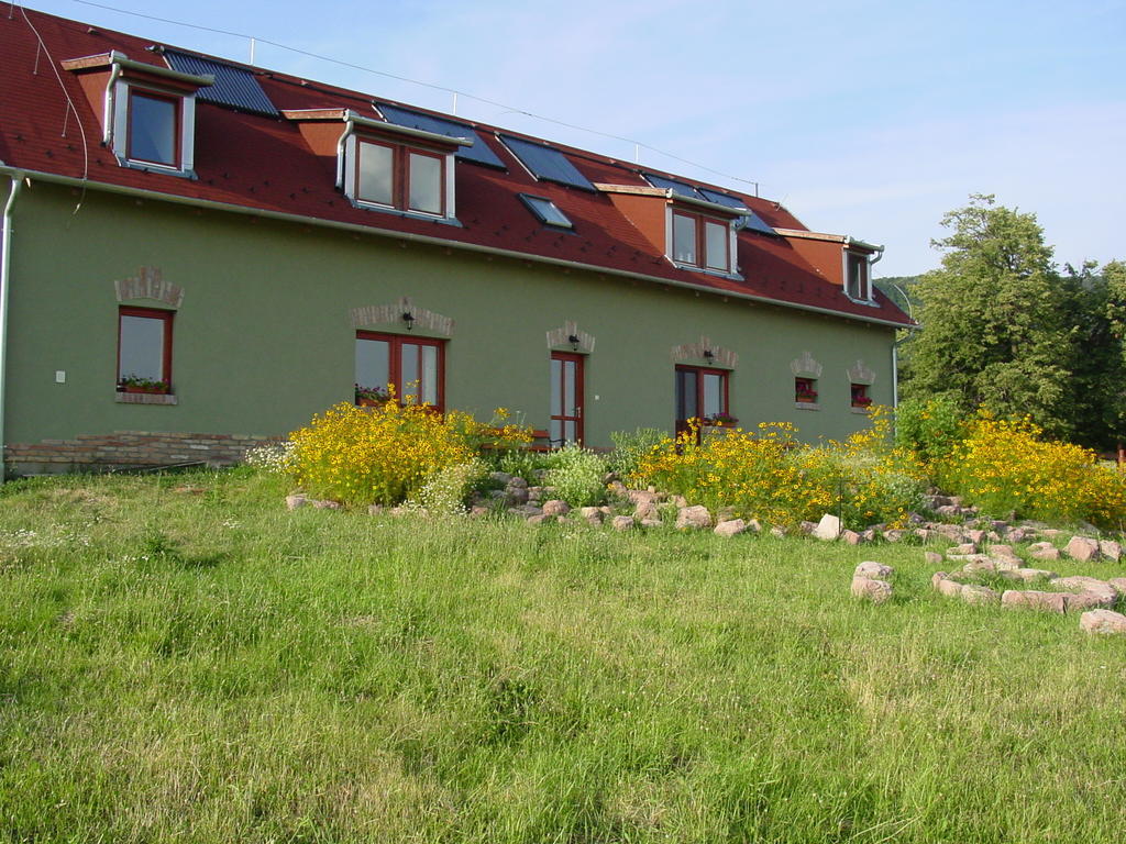 Totvar Lovas Szallashely Kovagotottos Exterior photo